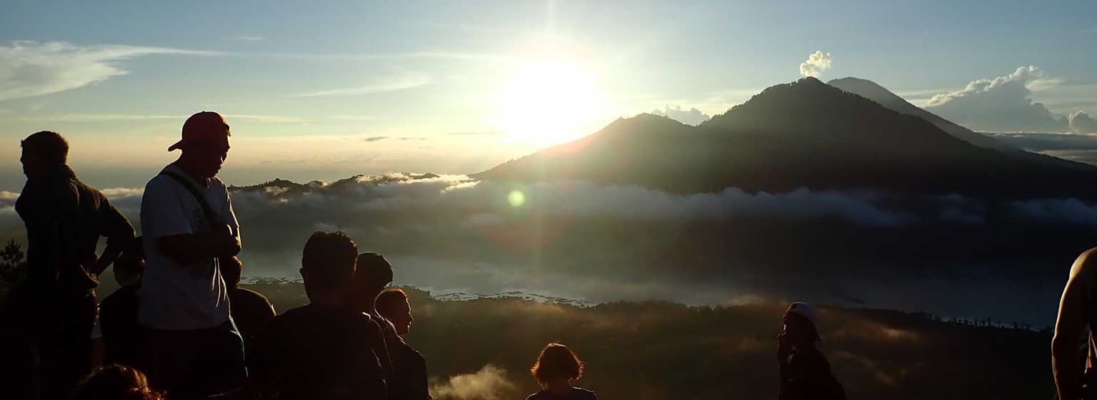 bg image https://cebytb37gqewrsv4.public.blob.vercel-storage.com/bali-adventure-travel-indonesia-28243-zJ1WUl87EUyrzsce0VX8fttToULd2J.jpg