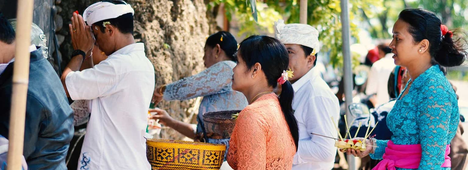 bg image https://cebytb37gqewrsv4.public.blob.vercel-storage.com/bali-adventure-travel-indonesia-28321-mnOys3X9q3wOwD0huKacdl4C6HJKH4.jpg