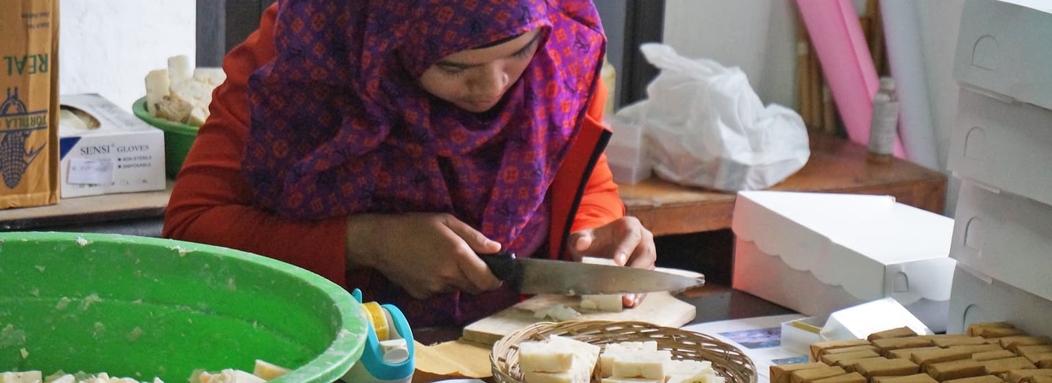 bg image https://cebytb37gqewrsv4.public.blob.vercel-storage.com/bali-volunteer-indonesia-2043-kUagQpqagBh056EHscuBYFFf2oSZQP.jpg