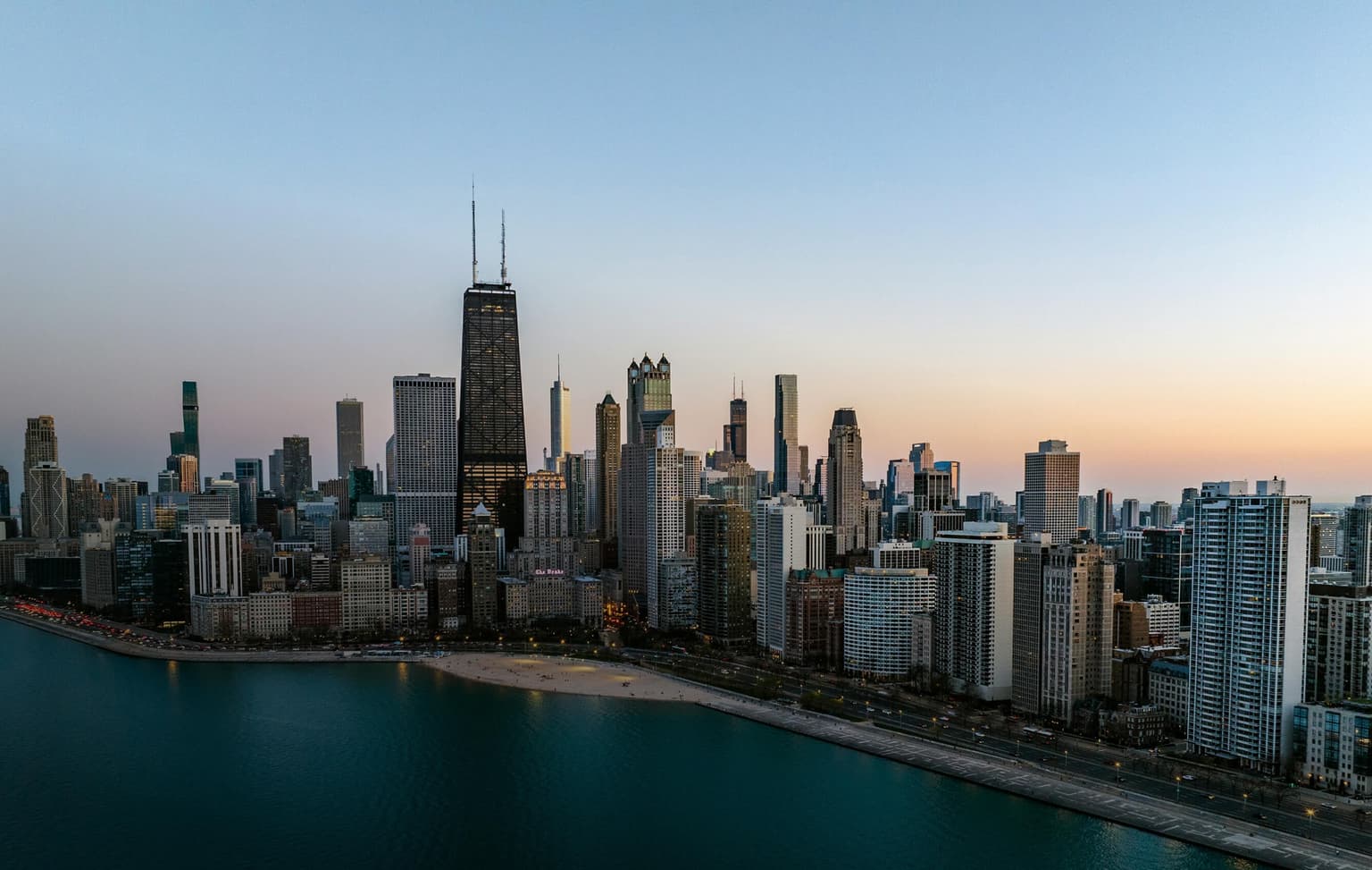 bg image https://cebytb37gqewrsv4.public.blob.vercel-storage.com/chicago-project-internship-header-zevxuVR9hvRpGJyS4oAjTCxF5FZsnh.jpg