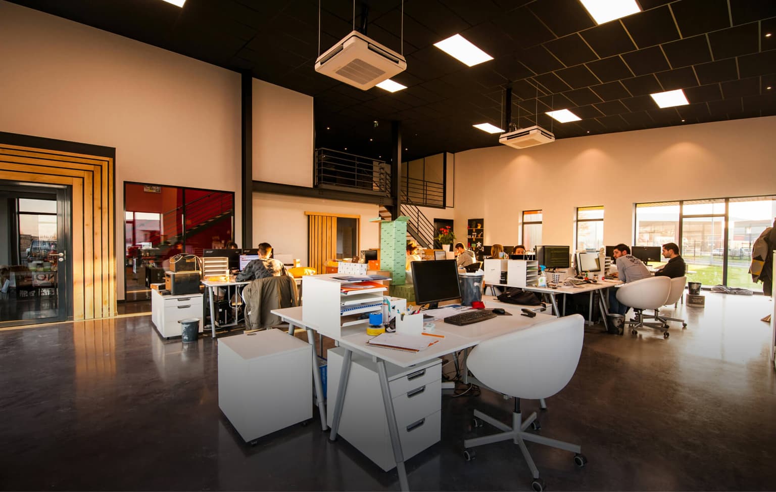 bg image https://cebytb37gqewrsv4.public.blob.vercel-storage.com/dublin-marketing-internship-program-header-wt7NUXHWAL0TCWgwgBytqhJ3xd89yL.jpg