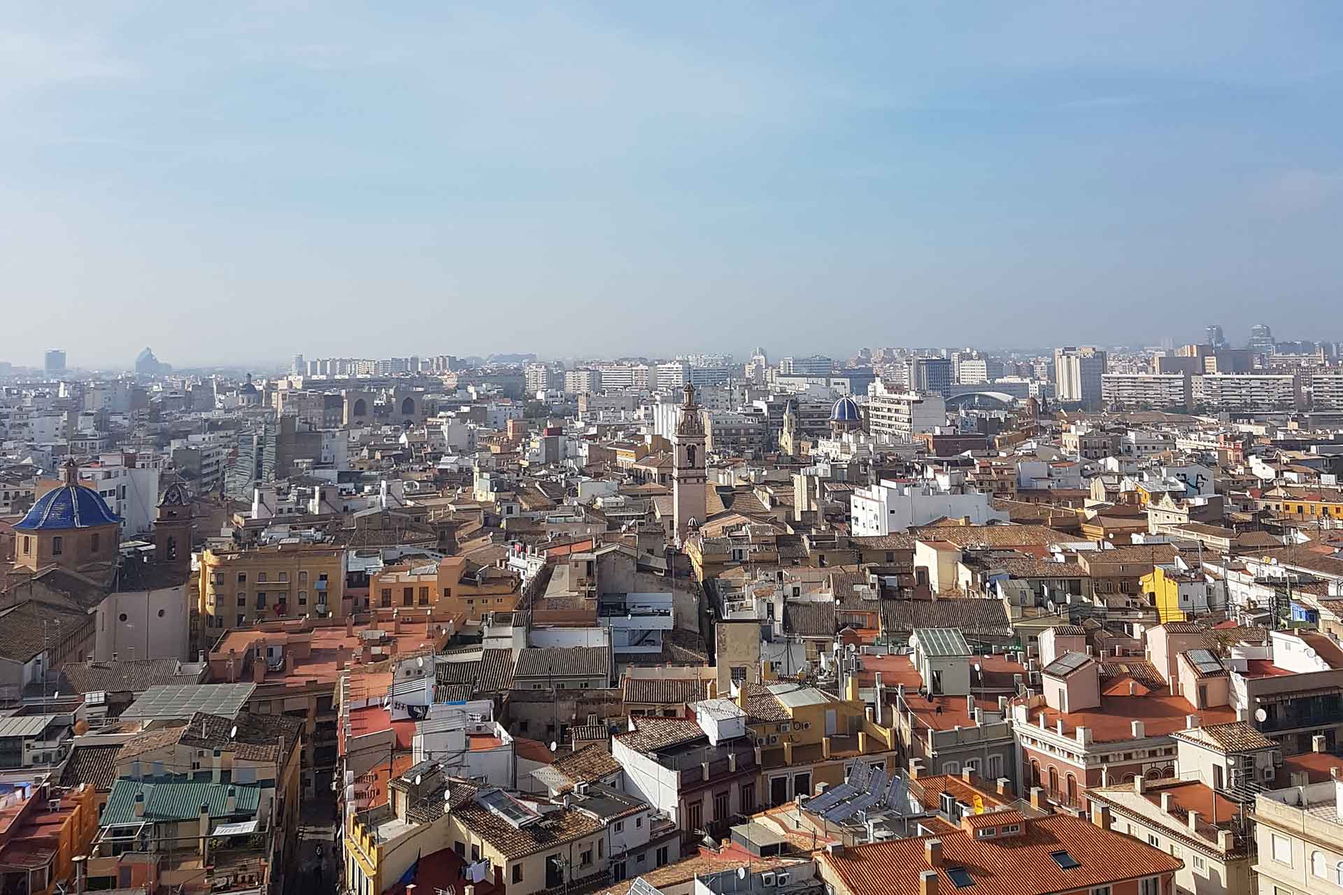bg image https://cebytb37gqewrsv4.public.blob.vercel-storage.com/header-auslandspraktikum-valencia-zHprKb8XPspGthr8TEMH3I7xMiesIR.jpg