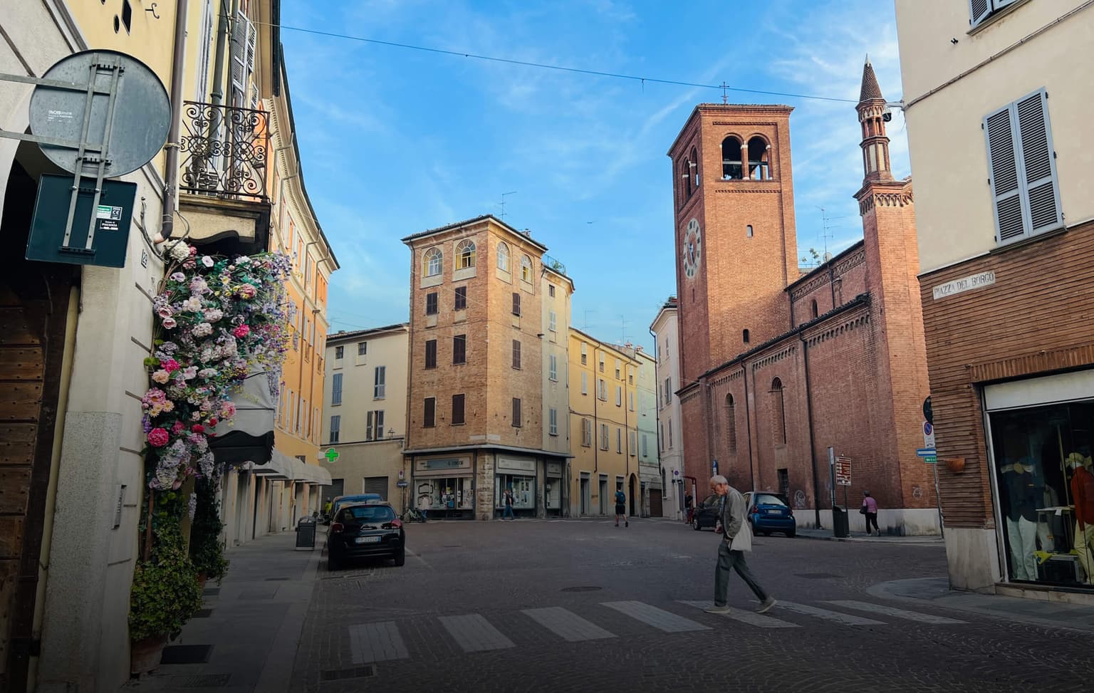 bg image https://cebytb37gqewrsv4.public.blob.vercel-storage.com/italy-internship-header-05-ExNl4Wl7Jps8wLLIXPRt5LkF8ZdNZ3.jpg