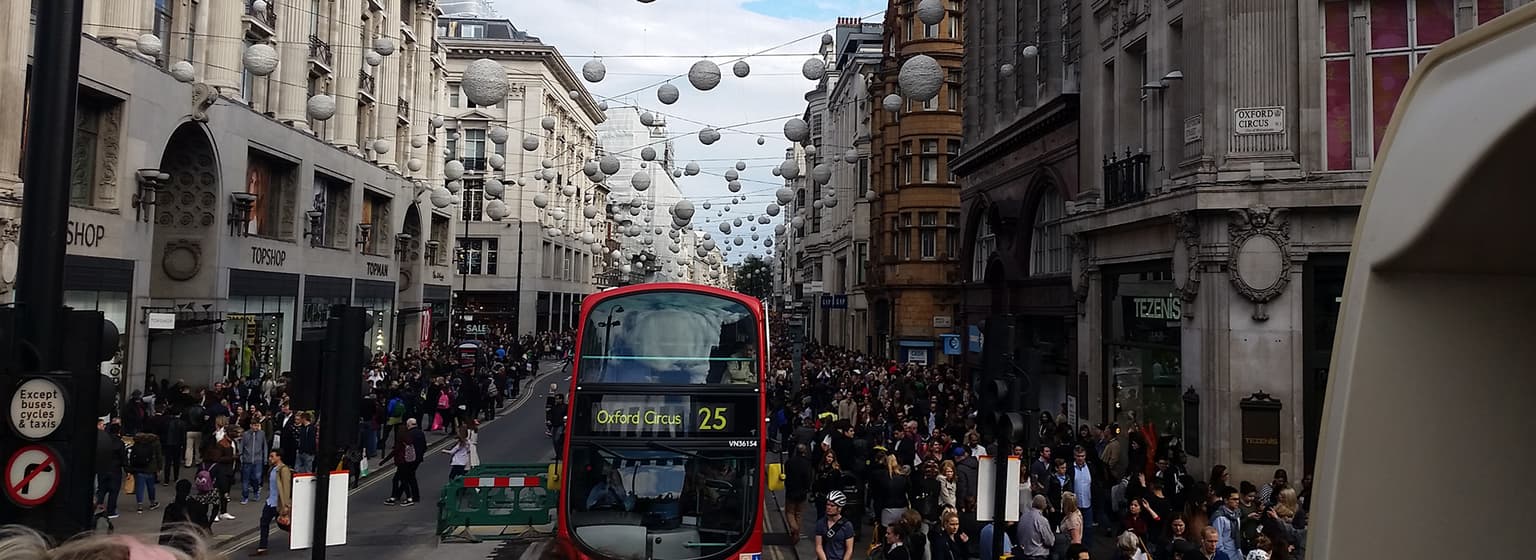 bg image https://cebytb37gqewrsv4.public.blob.vercel-storage.com/london-internship-great-britain-477-r2l58F0WA03W6KVWrNCzrh69uUFRQ5.jpg