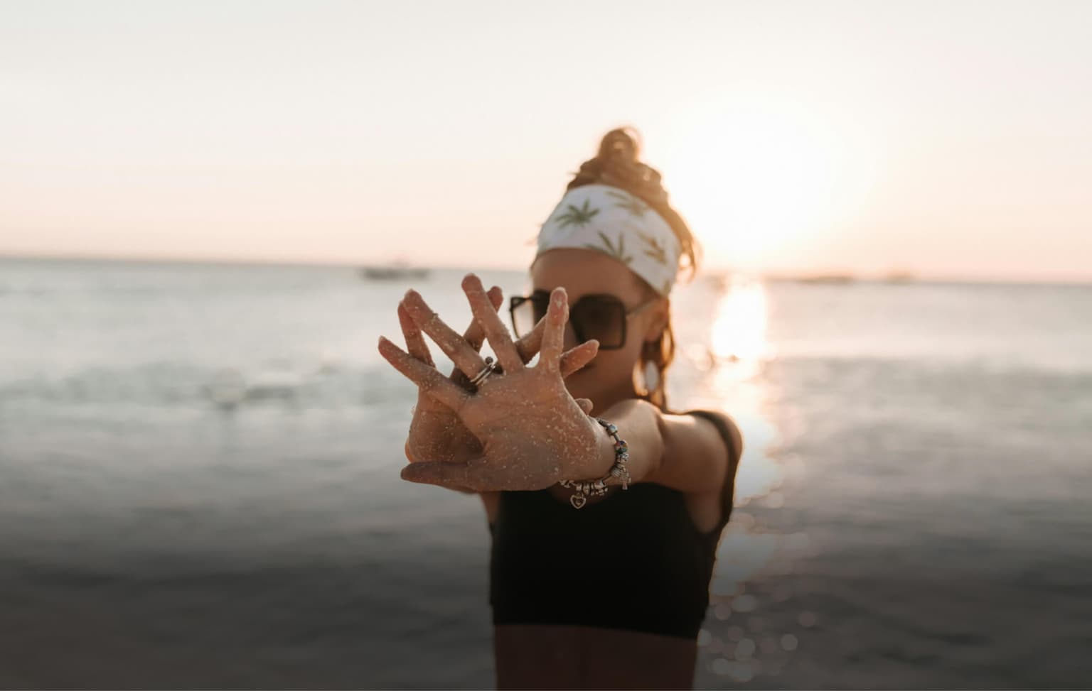 bg image https://cebytb37gqewrsv4.public.blob.vercel-storage.com/miami-fashion-internship-program-header-TfRqUvlkqXXrGE97XeBkM4K2HGq69V.jpg