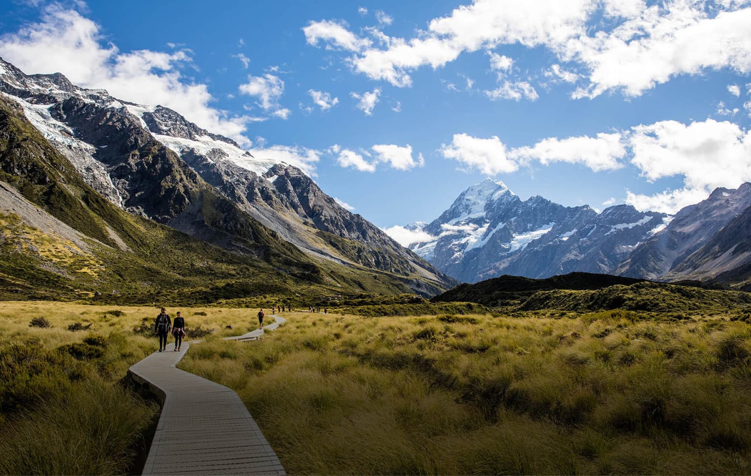 bg image https://cebytb37gqewrsv4.public.blob.vercel-storage.com/new-zealand-21-adventure-program-header-13lLRX9dCx1WWpHmuAHBxRfyYYd7GN.jpg