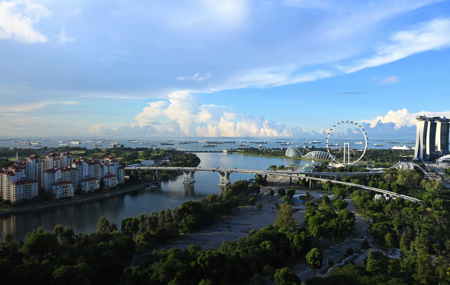 bg image https://cebytb37gqewrsv4.public.blob.vercel-storage.com/singapore-social-media-internship-header-2-bPum55MqFePILelrKBYAzaq92B5kIL.jpg