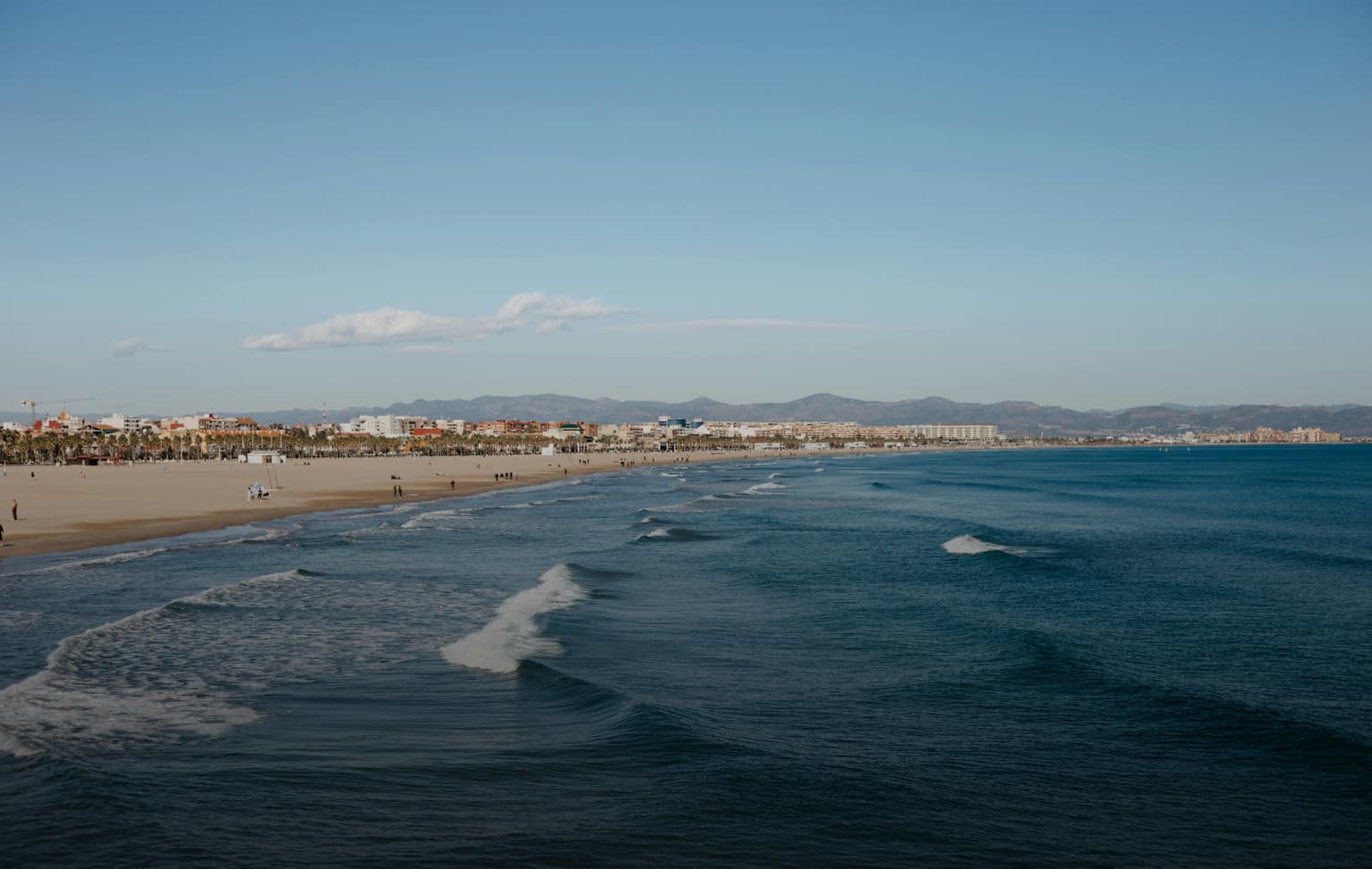 bg image https://cebytb37gqewrsv4.public.blob.vercel-storage.com/valencia-business-internship-program-program-header-gLWWVUu05UpoKnvM73tTJb9hg9rw45.jpg