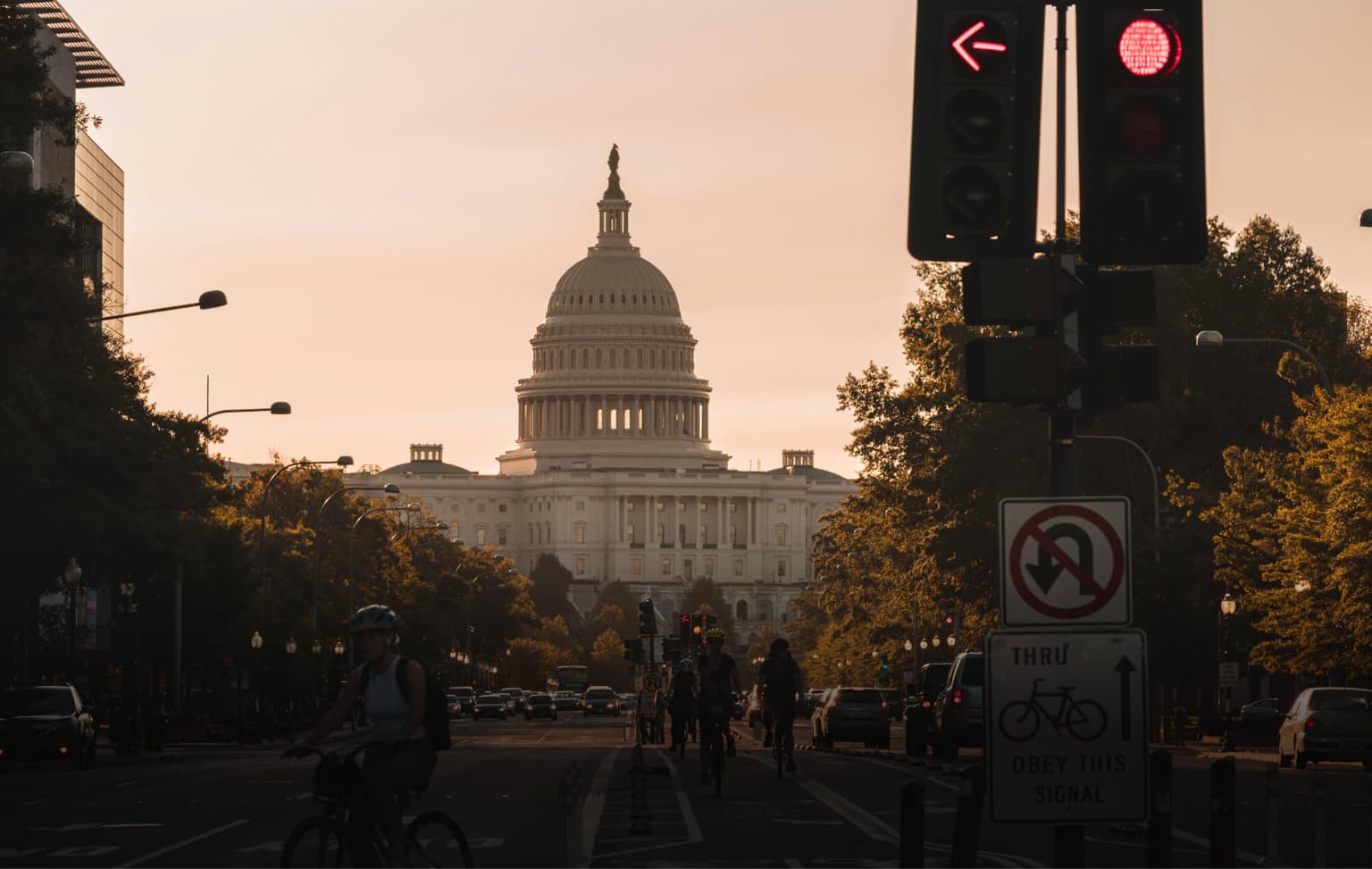 bg image https://cebytb37gqewrsv4.public.blob.vercel-storage.com/washington-event-internship-program-header-zFUyhbs7UbiMcEE1UpjkBe79ceP2GO.jpg