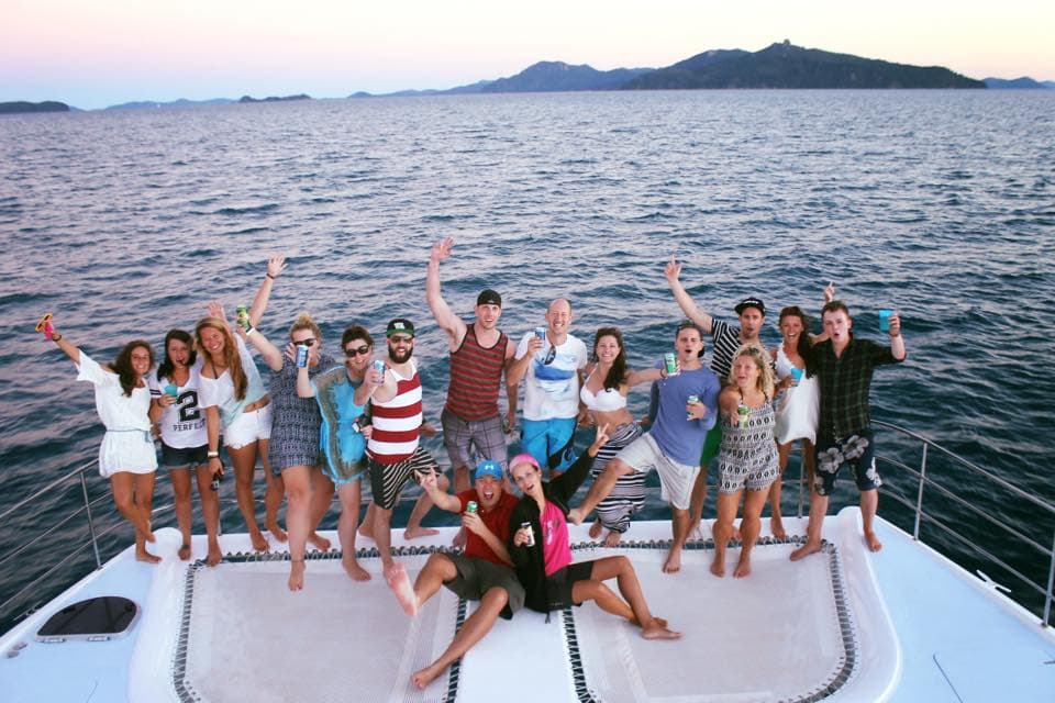 bg image https://cebytb37gqewrsv4.public.blob.vercel-storage.com/whitsunday-sailing-_-ultimate-east-coast-3-lNSyP37kqSr6G2IEcAfQ3AWBmv223T.jpg